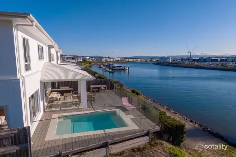 1/1 LYRA AVE, HOPE ISLAND, QLD 4212