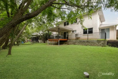 Property photo of 32 Grevillea Place Bridgeman Downs QLD 4035
