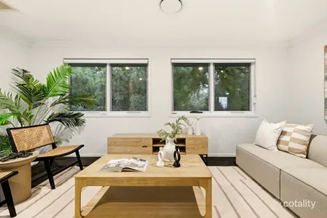 Property photo of 32 Grevillea Place Bridgeman Downs QLD 4035