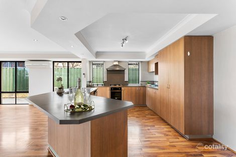 Property photo of 28 Waratah Circle Halls Head WA 6210