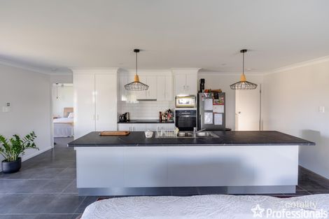 Property photo of 6 Treloar Place Marian QLD 4753