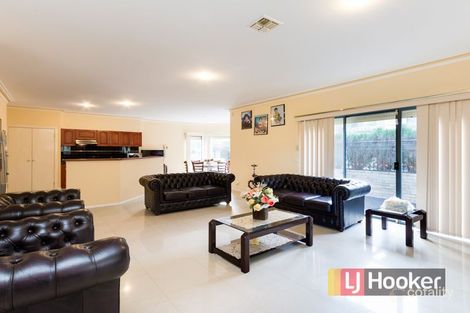 Property photo of 70 Lawson Way Endeavour Hills VIC 3802