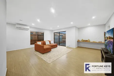 Property photo of 4 Bondon Crescent Manor Lakes VIC 3024
