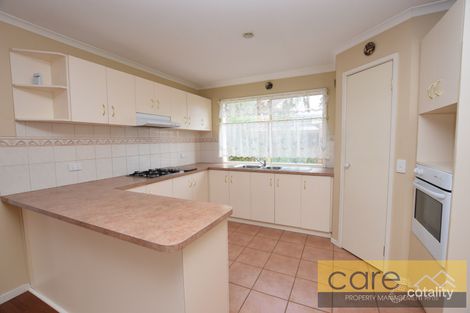 Property photo of 8 Sallybrook Circuit Narre Warren VIC 3805