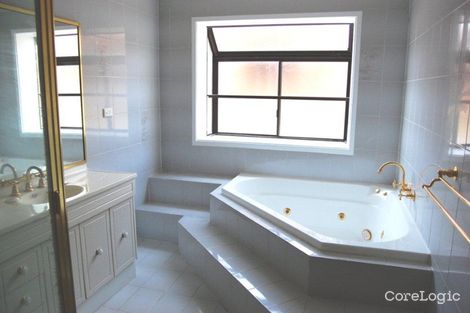 Property photo of 4 Walsh Close Illawong NSW 2234