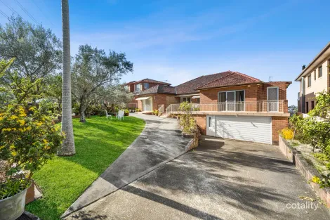 Property photo of 41 Pine Avenue Narraweena NSW 2099