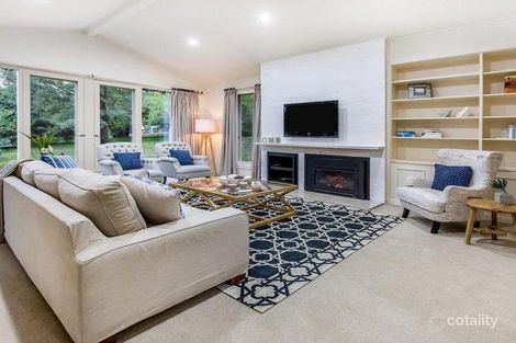 Property photo of 10 Mann Road Mount Eliza VIC 3930