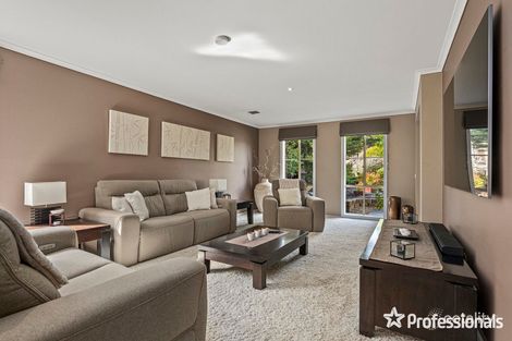 Property photo of 3 Buvelot Court Chirnside Park VIC 3116