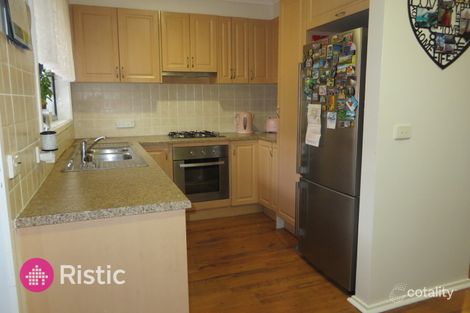 Property photo of 42 Appletree Drive Mill Park VIC 3082