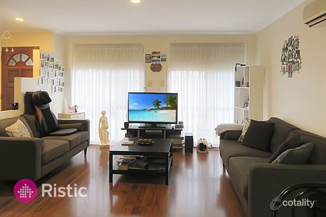 Property photo of 42 Appletree Drive Mill Park VIC 3082