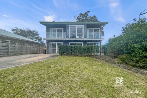 11 Lake Gr, Metung, VIC 3904