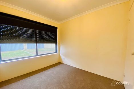 Property photo of 35 Albatross Loop Bennett Springs WA 6063