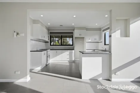 Property photo of 1 Eagle Court Traralgon VIC 3844