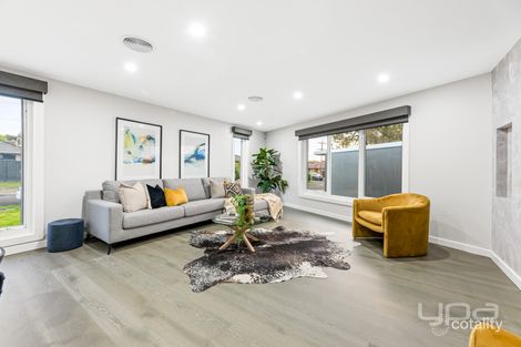 Property photo of 14 Dunfield Drive Gladstone Park VIC 3043