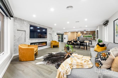 Property photo of 14 Dunfield Drive Gladstone Park VIC 3043