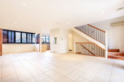 Property photo of 2/16 Goldsbrough Road Taringa QLD 4068