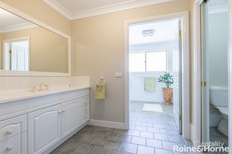 Property photo of 8 Maple Close Kelso NSW 2795