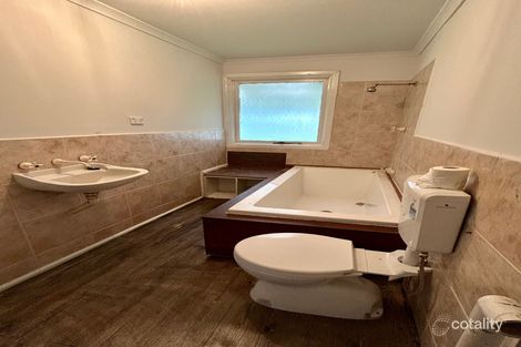 Property photo of 30 Pohlman Street Heathcote VIC 3523