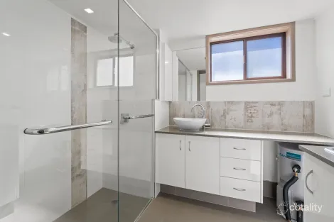 Property photo of 4/20 Bright Avenue Labrador QLD 4215