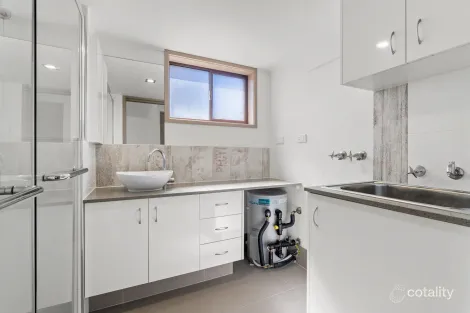 Property photo of 4/20 Bright Avenue Labrador QLD 4215