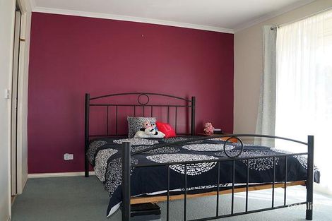Property photo of 7 Wakenshaw Crescent Pakenham VIC 3810