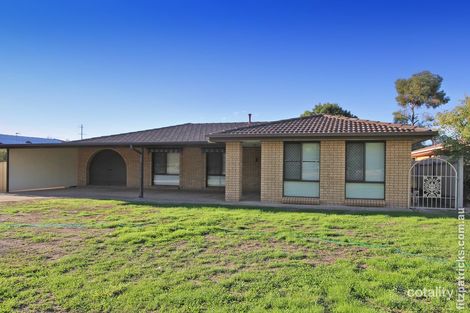 15 Undurra Dr, Glenfield Park, NSW 2650