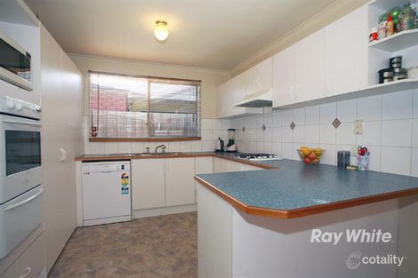 6 Tauna Pl, Cranbourne West, VIC 3977