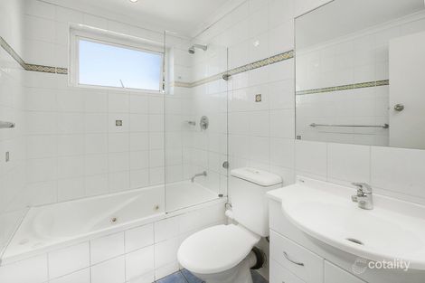 Property photo of 17/15 Kooloora Avenue Freshwater NSW 2096