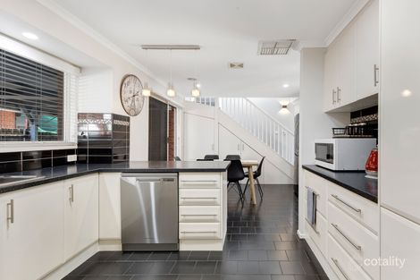 Property photo of 10 Valonia Court Craigieburn VIC 3064