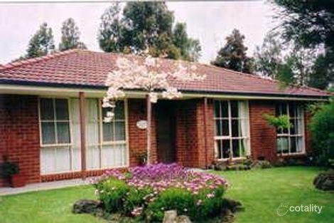 Property photo of 2 Bastow Close Pakenham VIC 3810