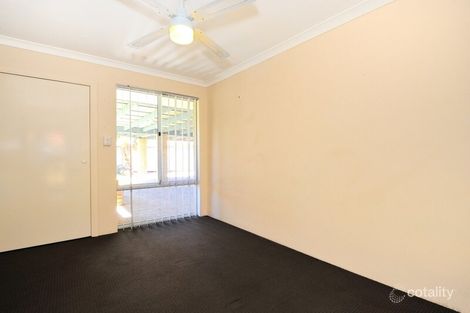 Property photo of 15 Dundee Close Warnbro WA 6169