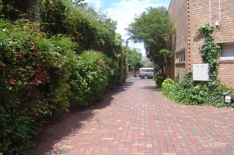 Property photo of 2/40 Pental Road Caulfield North VIC 3161