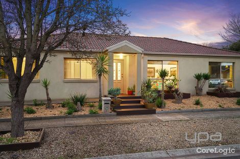 Property photo of 1 Feijoa Court Werribee VIC 3030