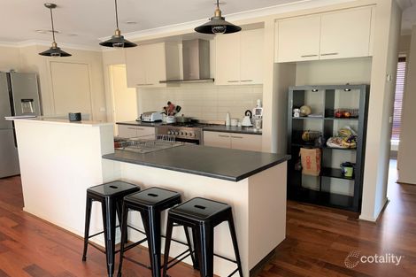 Property photo of 18 Langport Crescent Sunbury VIC 3429