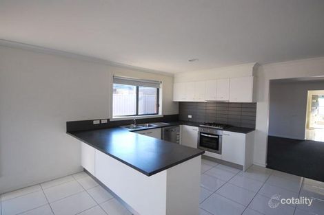 Property photo of 63 Villella Drive Pakenham VIC 3810