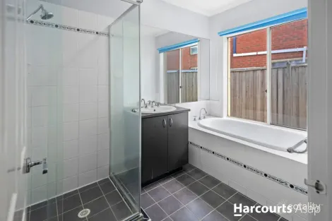Property photo of 17 Tyrell Place Berwick VIC 3806