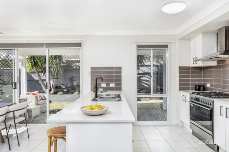 14 Hartley Cres, North Lakes, QLD 4509