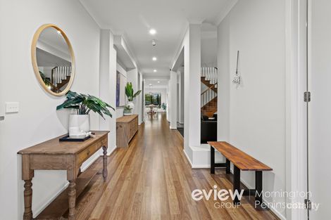 Property photo of 30 Lindenderry Circuit Mornington VIC 3931