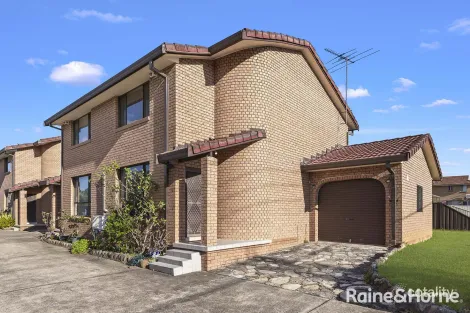 Property photo of 1/32 Railway Parade Glenfield NSW 2167