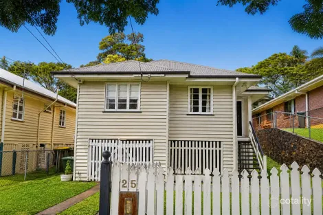 25 Greens Rd, Coorparoo, QLD 4151