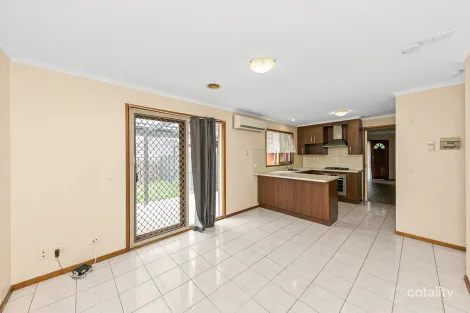 Property photo of 11 Bowman Close Narre Warren South VIC 3805