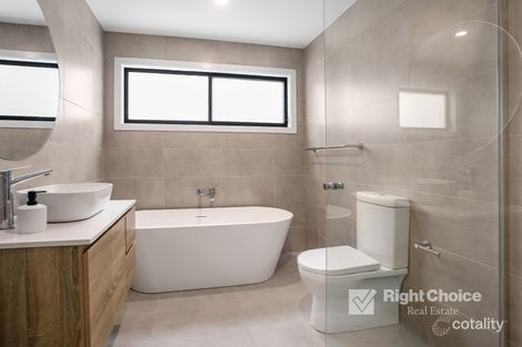 Property photo of 4/8 Fraser Crescent Albion Park NSW 2527