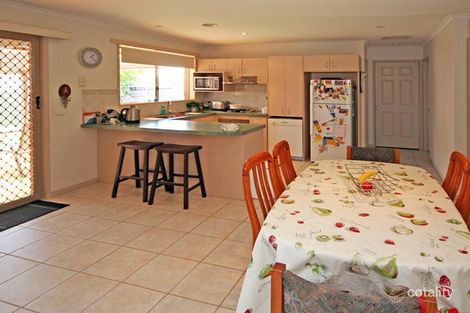 Property photo of 2 Knowing Close Cranbourne West VIC 3977