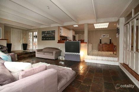 Property photo of 4 Bareena Avenue Rowville VIC 3178