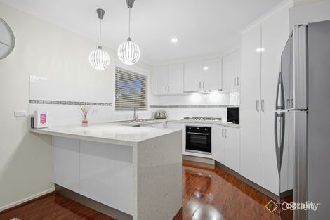 Property photo of 2/13 Eildon Road Endeavour Hills VIC 3802