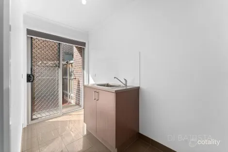 Property photo of 186 Grand Boulevard Craigieburn VIC 3064