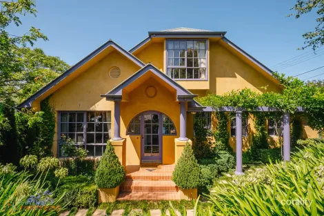 Property photo of 4 Champ Place Curtin ACT 2605