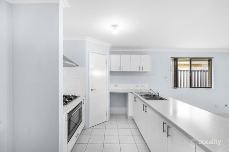Property photo of 3 Dillwynia Bend Banksia Grove WA 6031