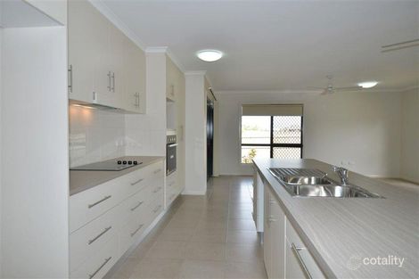 Property photo of 1/26 Lochern Way Bushland Beach QLD 4818