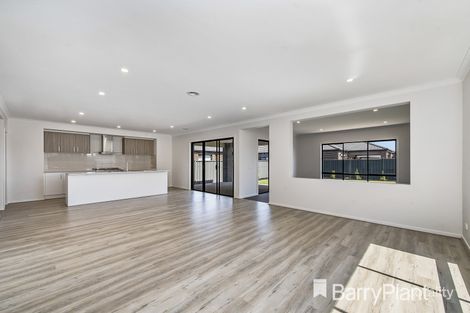 Property photo of 6 Chandler Way Cobblebank VIC 3338